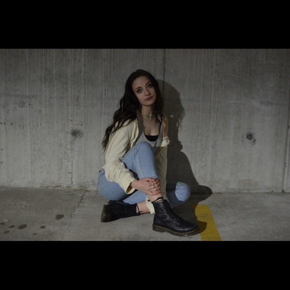 Meet your Posher, Ashlee - Picture 1 of 1